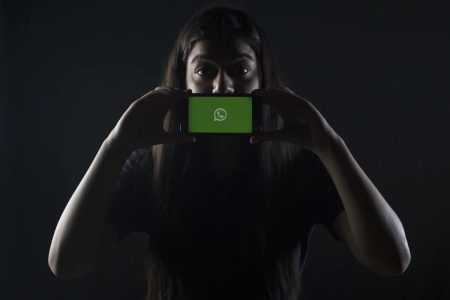 How to restore WhatsApp messages on new iPhone using iCloud Drive?